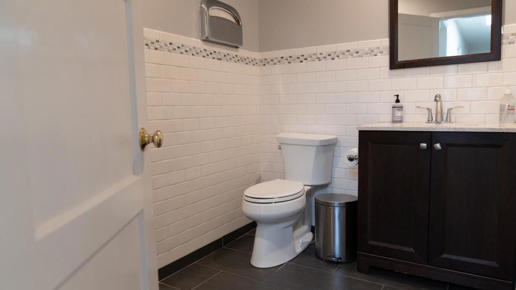 Image 14 of property listing at 1126 Broadway 1, Burlingame, CA 94010