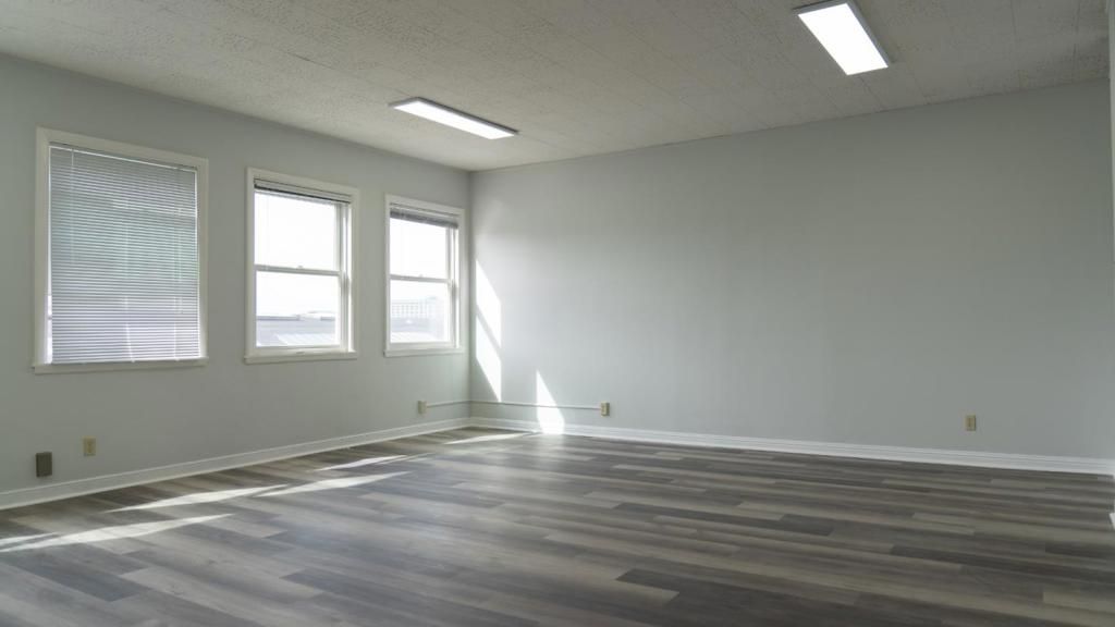 Image 4 of property listing at 1126 Broadway 1, Burlingame, CA 94010