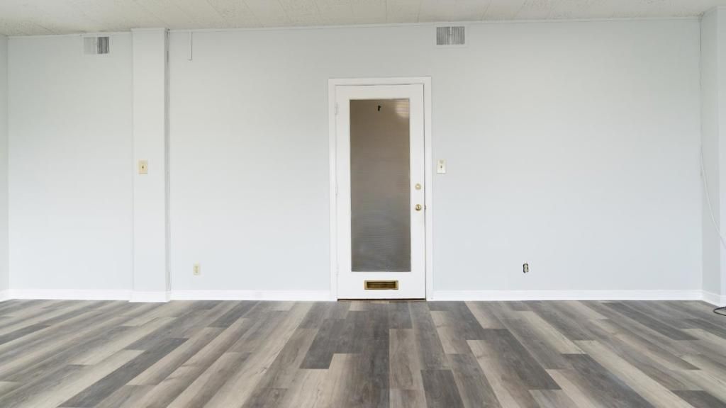 Image 7 of property listing at 1126 Broadway 1, Burlingame, CA 94010