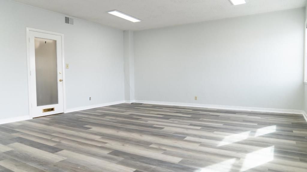 Image 8 of property listing at 1126 Broadway 1, Burlingame, CA 94010