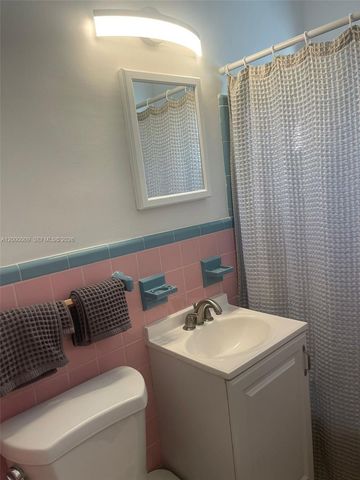 338 Roosevelt St, Hollywood, FL 33019