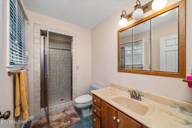 34 Beachwood Lane, Crossville, TN 38558