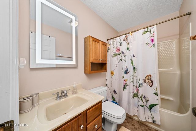 34 Beachwood Lane, Crossville, TN 38558