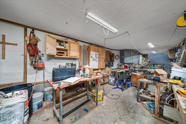 34 Beachwood Lane, Crossville, TN 38558