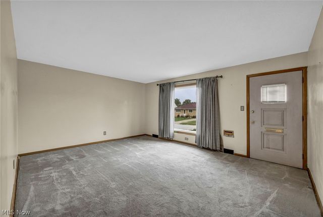24560 Stephen Avenue, Euclid, OH 44123