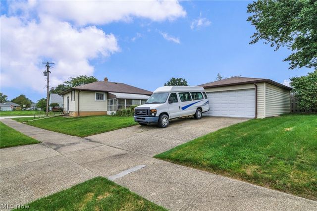 24560 Stephen Avenue, Euclid, OH 44123