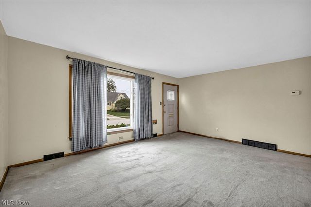 24560 Stephen Avenue, Euclid, OH 44123