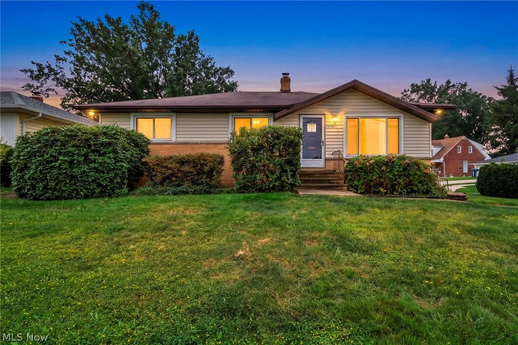 24560 Stephen Avenue, Euclid, OH 44123