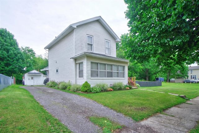 663 Oakhill Avenue, Jackson, MI 49201