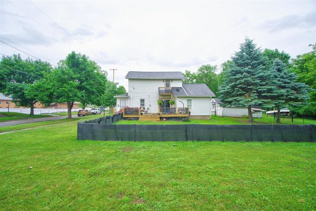 663 Oakhill Avenue, Jackson, MI 49201