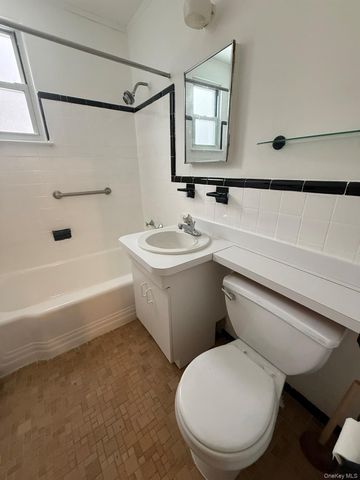 175 Bryant Avenue 1J, White Plains, NY 10605