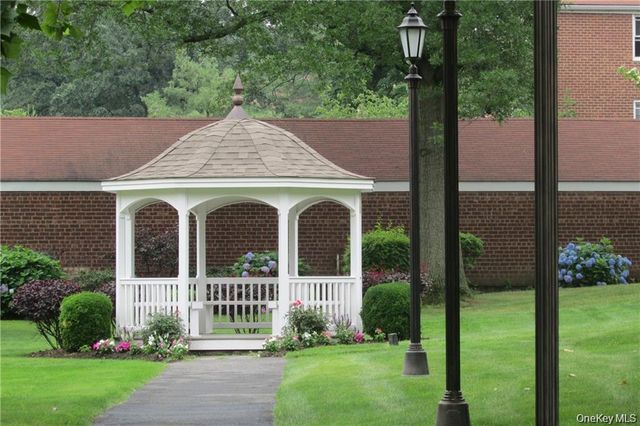 175 Bryant Avenue 1J, White Plains, NY 10605