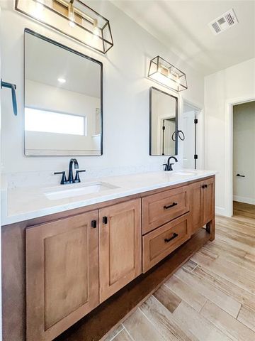 816 E Barajas Terrace, Mustang, OK 73064