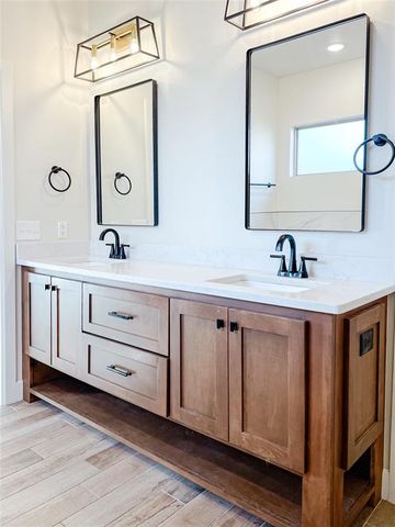 816 E Barajas Terrace, Mustang, OK 73064