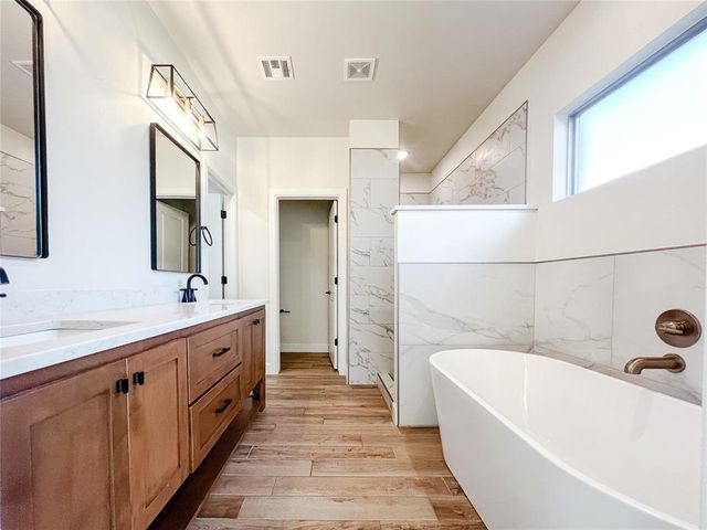 816 E Barajas Terrace, Mustang, OK 73064