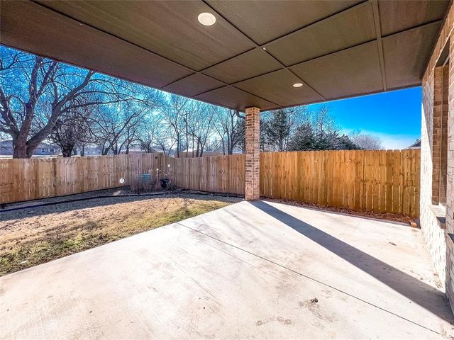 816 E Barajas Terrace, Mustang, OK 73064