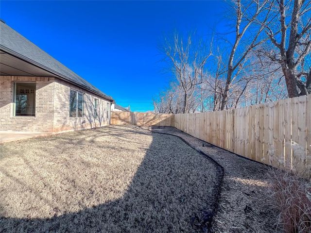 816 E Barajas Terrace, Mustang, OK 73064