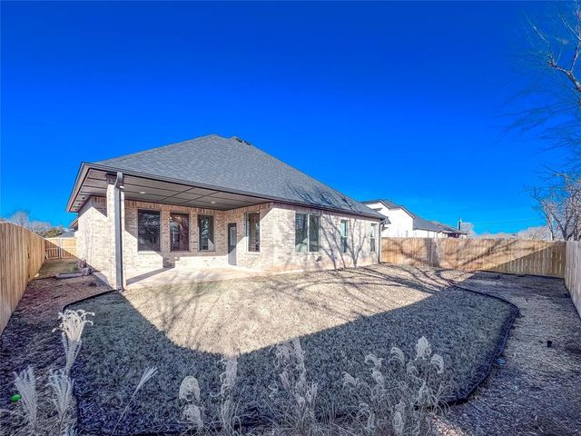 816 E Barajas Terrace, Mustang, OK 73064