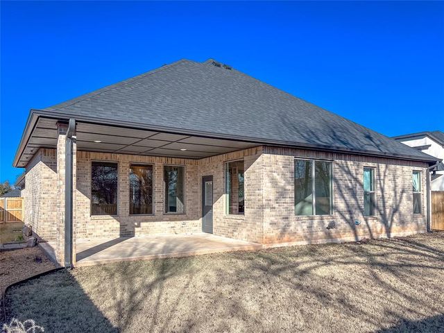 816 E Barajas Terrace, Mustang, OK 73064