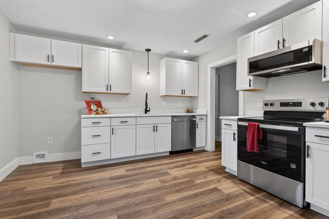 217 Tupperway Drive, Summerville, SC 29483