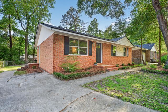 217 Tupperway Drive, Summerville, SC 29483