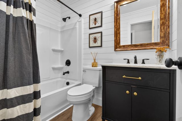 217 Tupperway Drive, Summerville, SC 29483