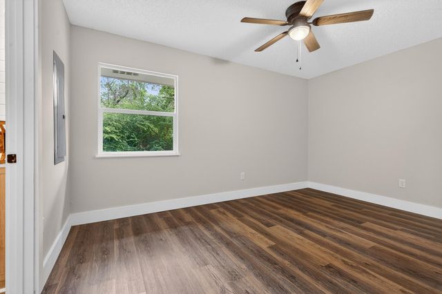 217 Tupperway Drive, Summerville, SC 29483