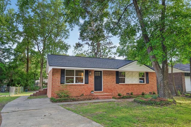 217 Tupperway Drive, Summerville, SC 29483