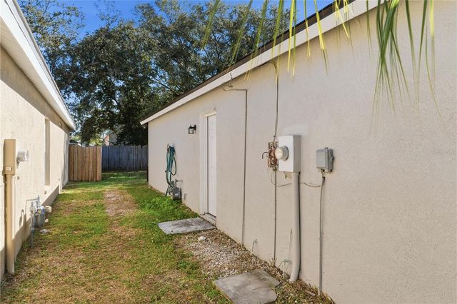 6614 NORTHHAVEN COURT, Riverview, FL 33578