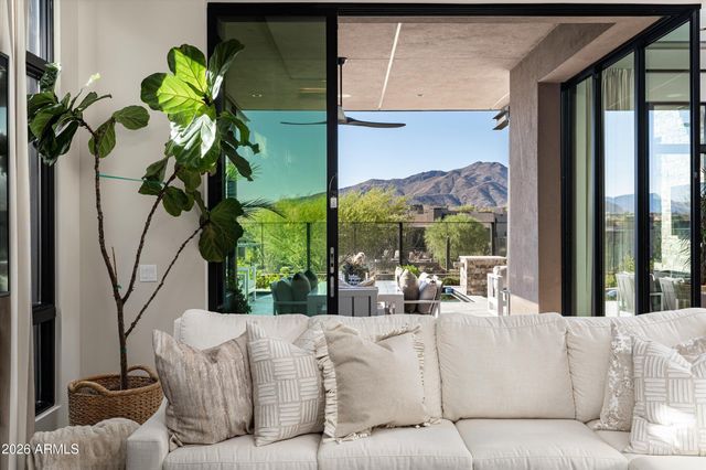 37200 N CAVE CREEK Road 1059, Scottsdale, AZ 85262