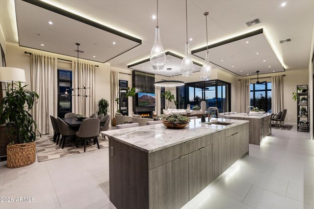 37200 N CAVE CREEK Road 1059, Scottsdale, AZ 85262