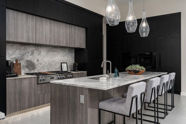 37200 N CAVE CREEK Road 1059, Scottsdale, AZ 85262