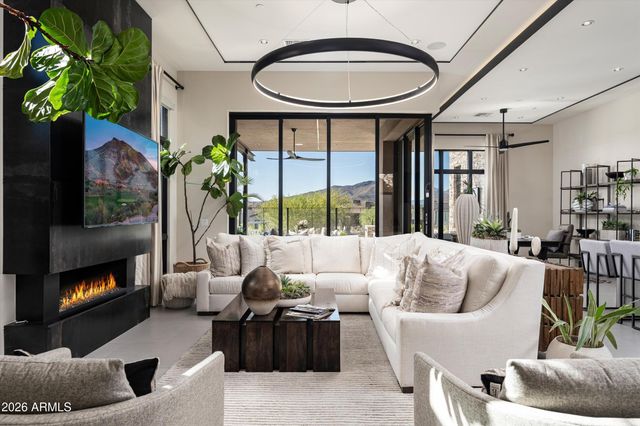 37200 N CAVE CREEK Road 1059, Scottsdale, AZ 85262