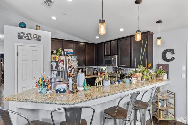 14504 Harbor Isle Way, Bakersfield, CA 93314