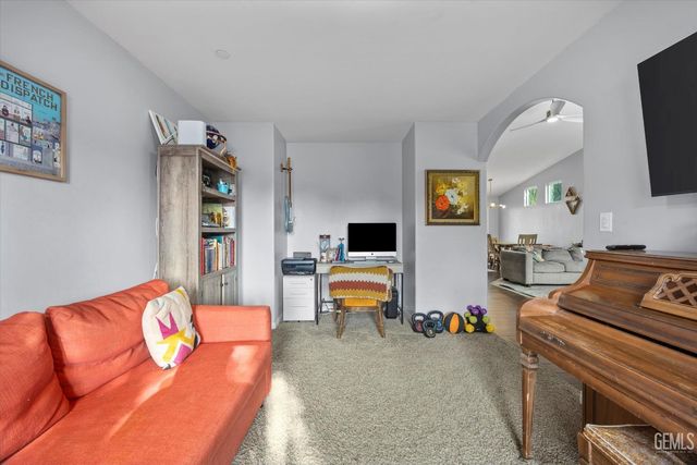 14504 Harbor Isle Way, Bakersfield, CA 93314