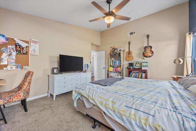 14504 Harbor Isle Way, Bakersfield, CA 93314