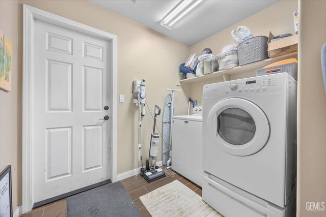 14504 Harbor Isle Way, Bakersfield, CA 93314