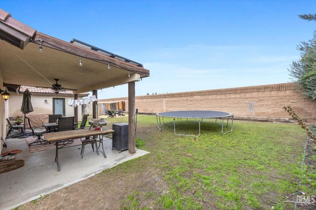 14504 Harbor Isle Way, Bakersfield, CA 93314