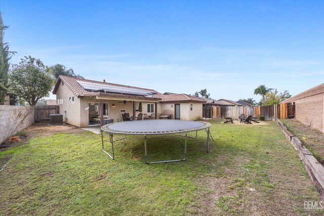 14504 Harbor Isle Way, Bakersfield, CA 93314