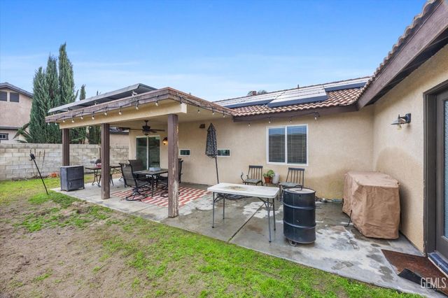 14504 Harbor Isle Way, Bakersfield, CA 93314