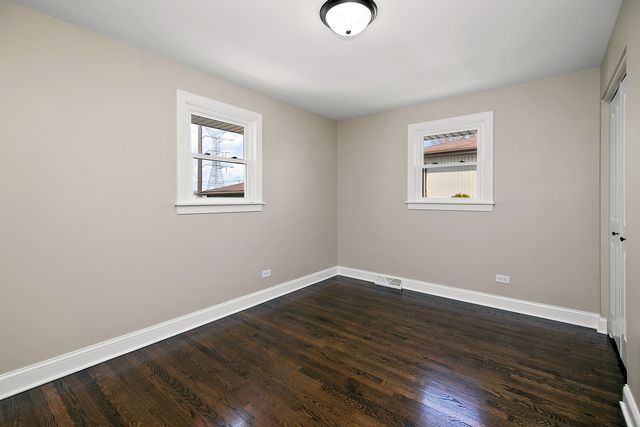 8356 Sayre Avenue, Burbank, IL 60459