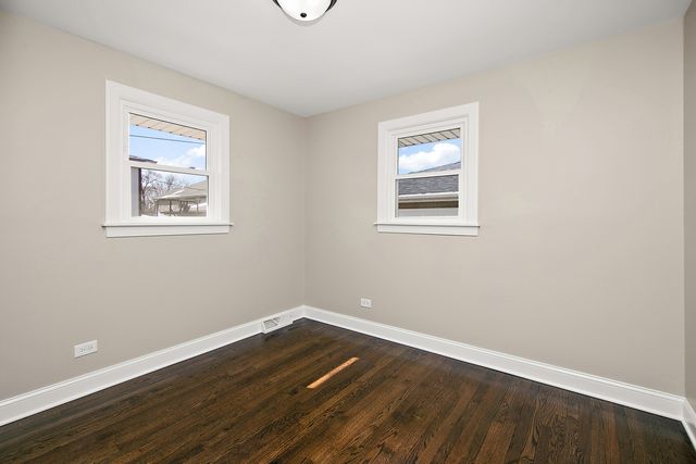 8356 Sayre Avenue, Burbank, IL 60459