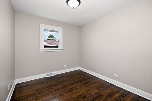 8356 Sayre Avenue, Burbank, IL 60459