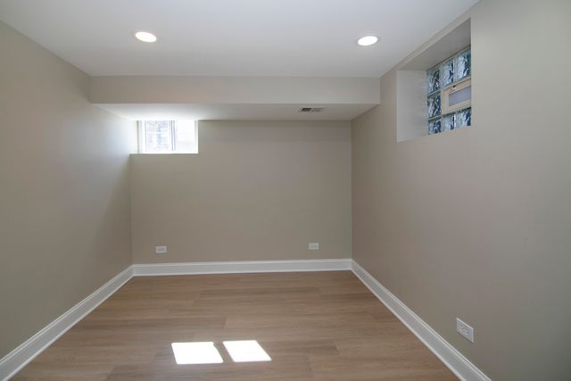 8356 Sayre Avenue, Burbank, IL 60459