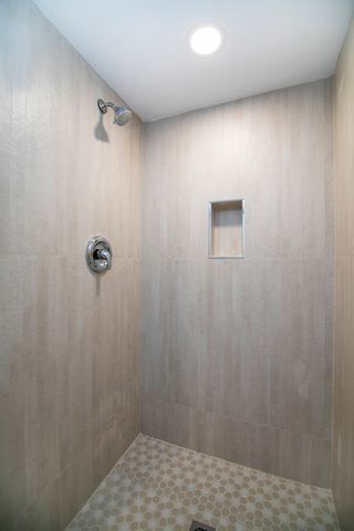 8356 Sayre Avenue, Burbank, IL 60459