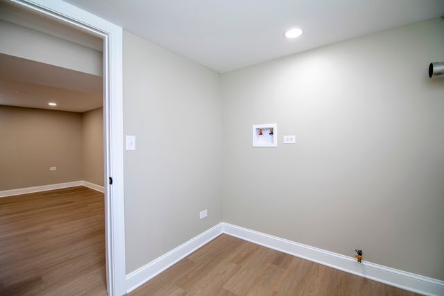 8356 Sayre Avenue, Burbank, IL 60459