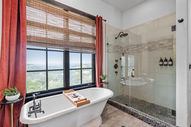 36 Scenic Ridge DR, Fredericksburg, TX 78624