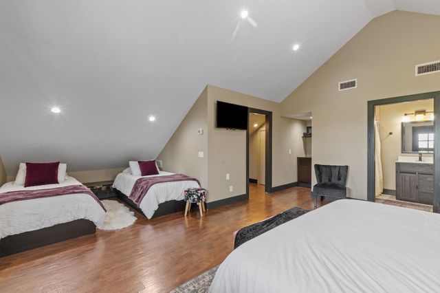 36 Scenic Ridge DR, Fredericksburg, TX 78624