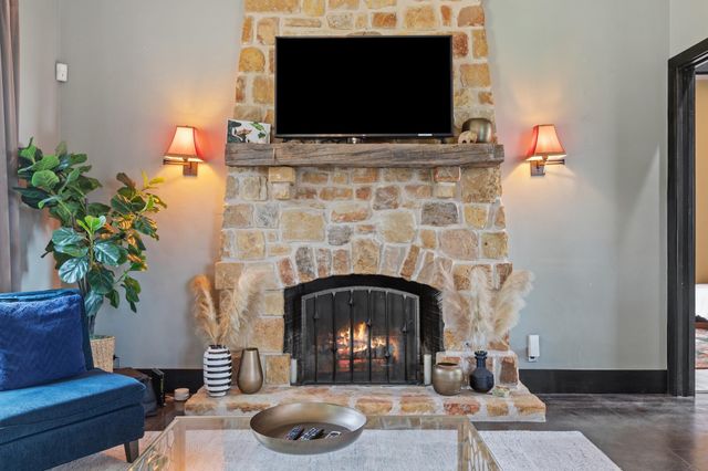 36 Scenic Ridge DR, Fredericksburg, TX 78624