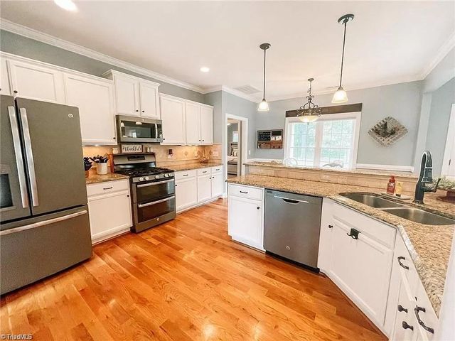3009 Pearson Farm Drive, Browns Summit, NC 27214